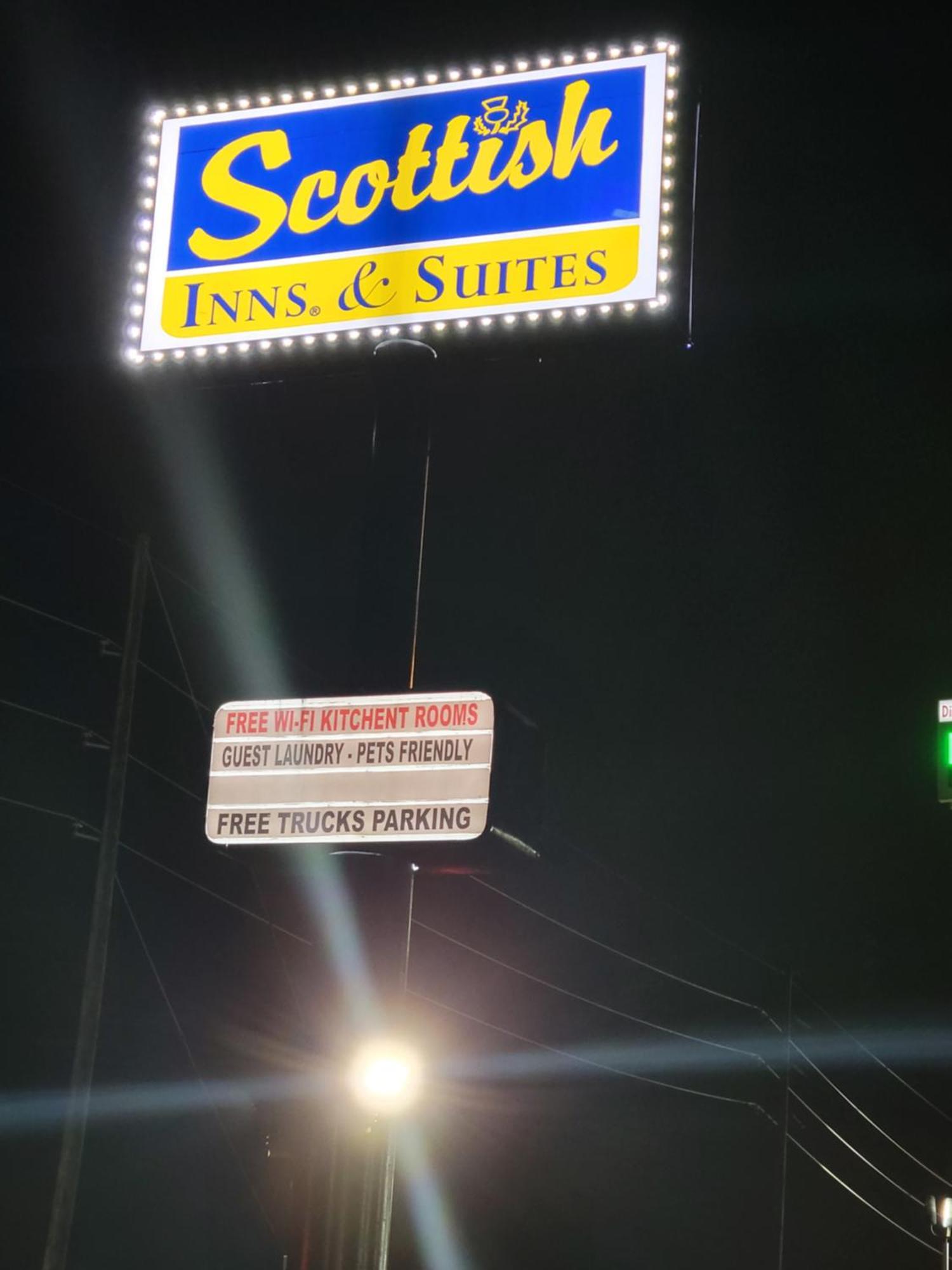 Scottish Inn & Suites Hankamer Luaran gambar