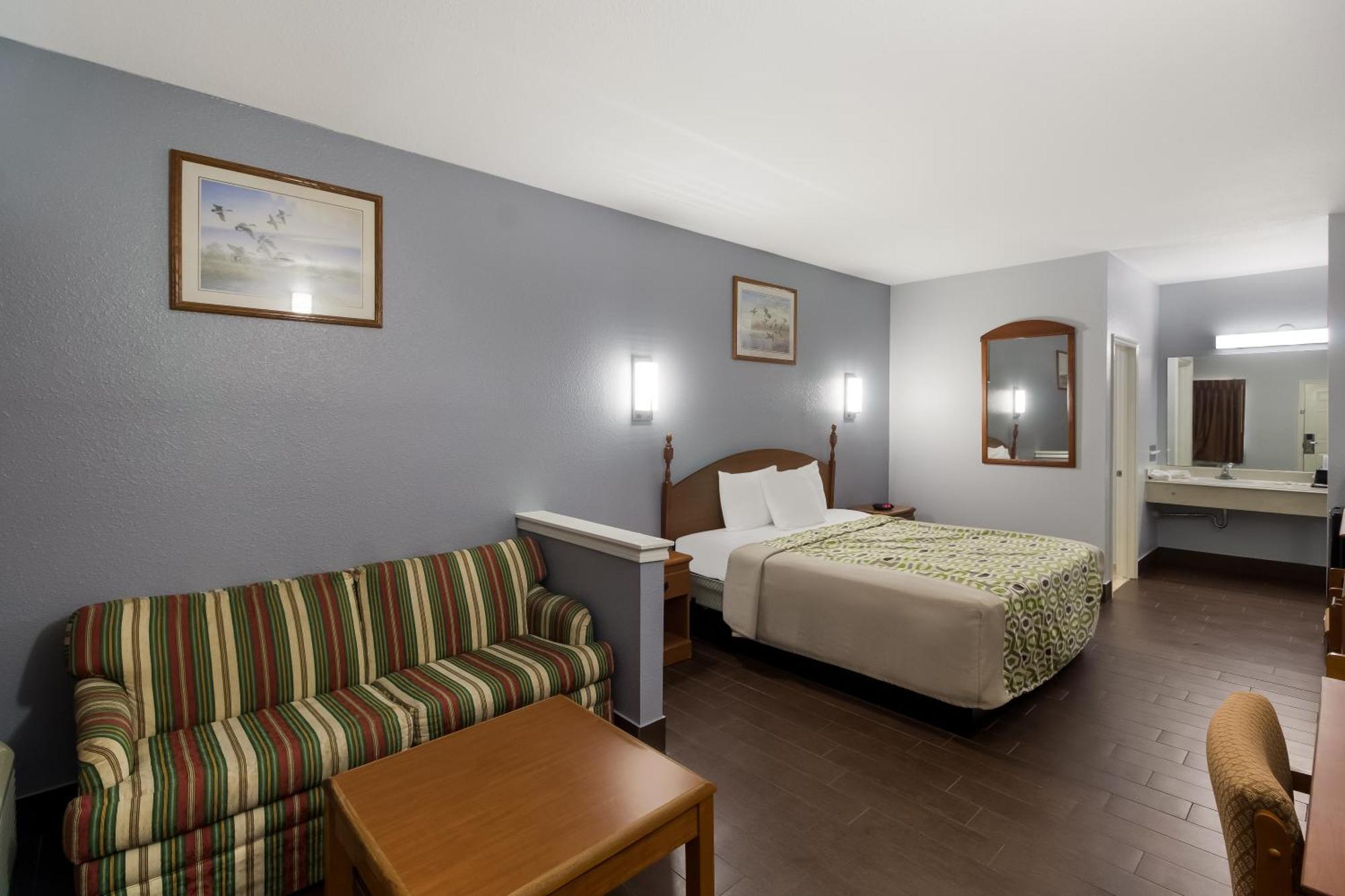 Scottish Inn & Suites Hankamer Luaran gambar